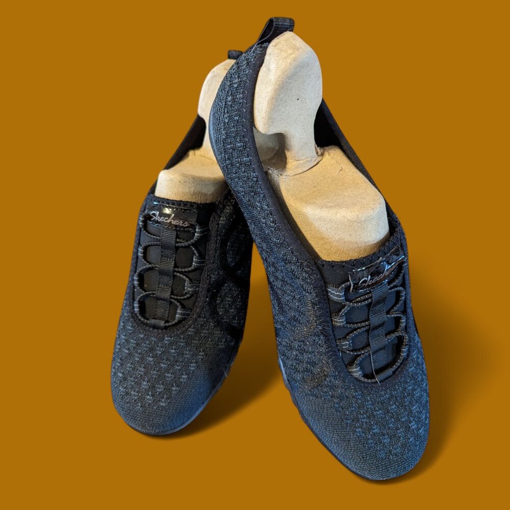 NWT  Skechers Women's Breathe Easy Fortune Knit: Vintage-style: Size 9.5